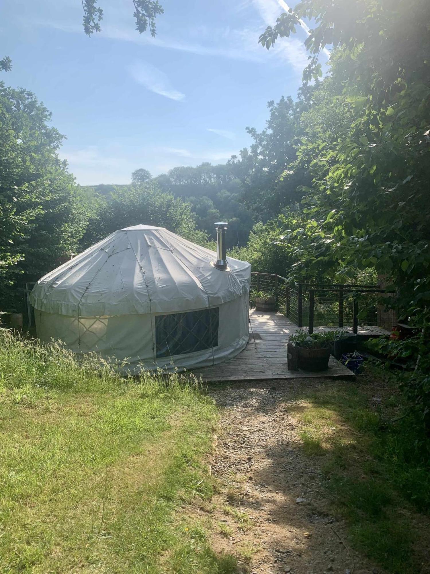 Готель Ceridwen Glamping, Double Decker Bus And Yurts Llandysul Екстер'єр фото
