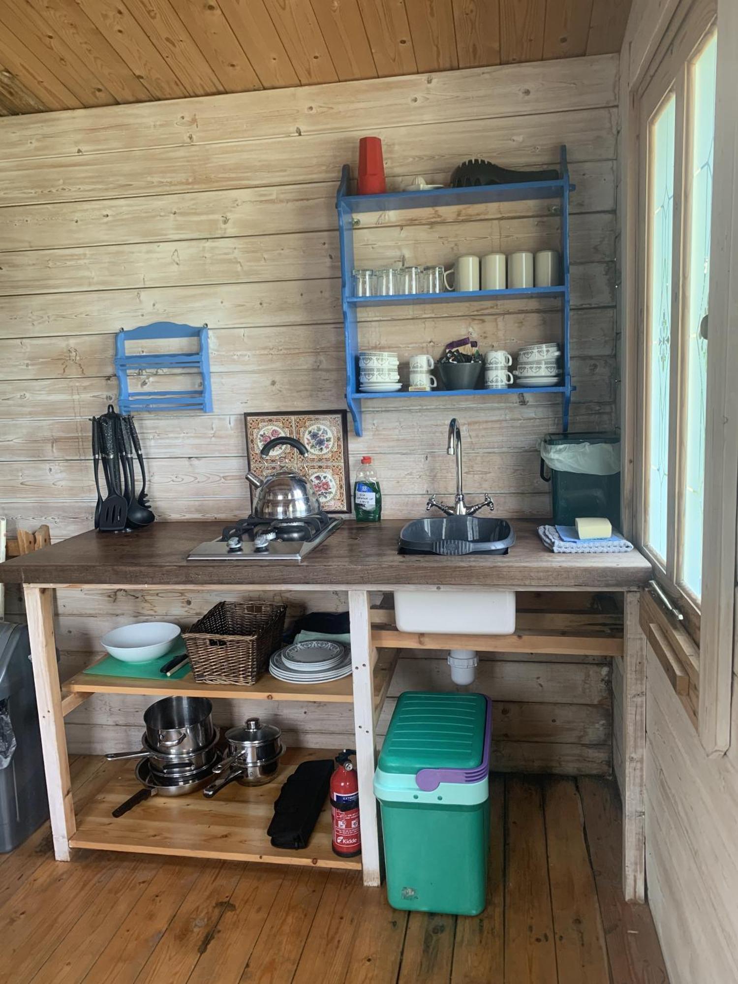Готель Ceridwen Glamping, Double Decker Bus And Yurts Llandysul Екстер'єр фото
