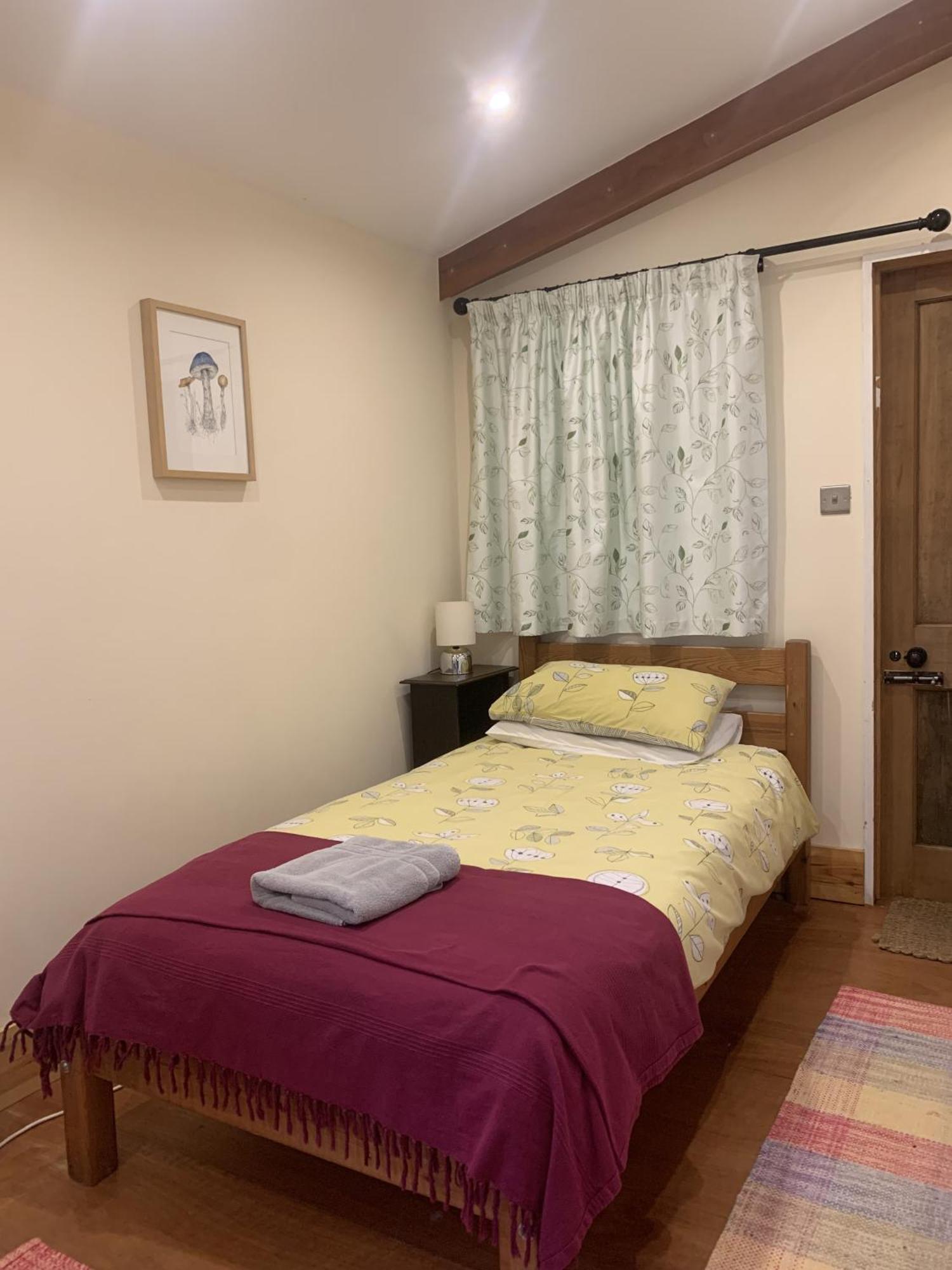 Готель Ceridwen Glamping, Double Decker Bus And Yurts Llandysul Екстер'єр фото