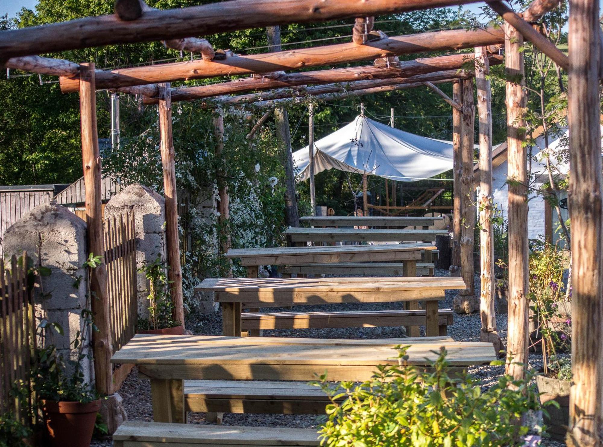 Готель Ceridwen Glamping, Double Decker Bus And Yurts Llandysul Екстер'єр фото