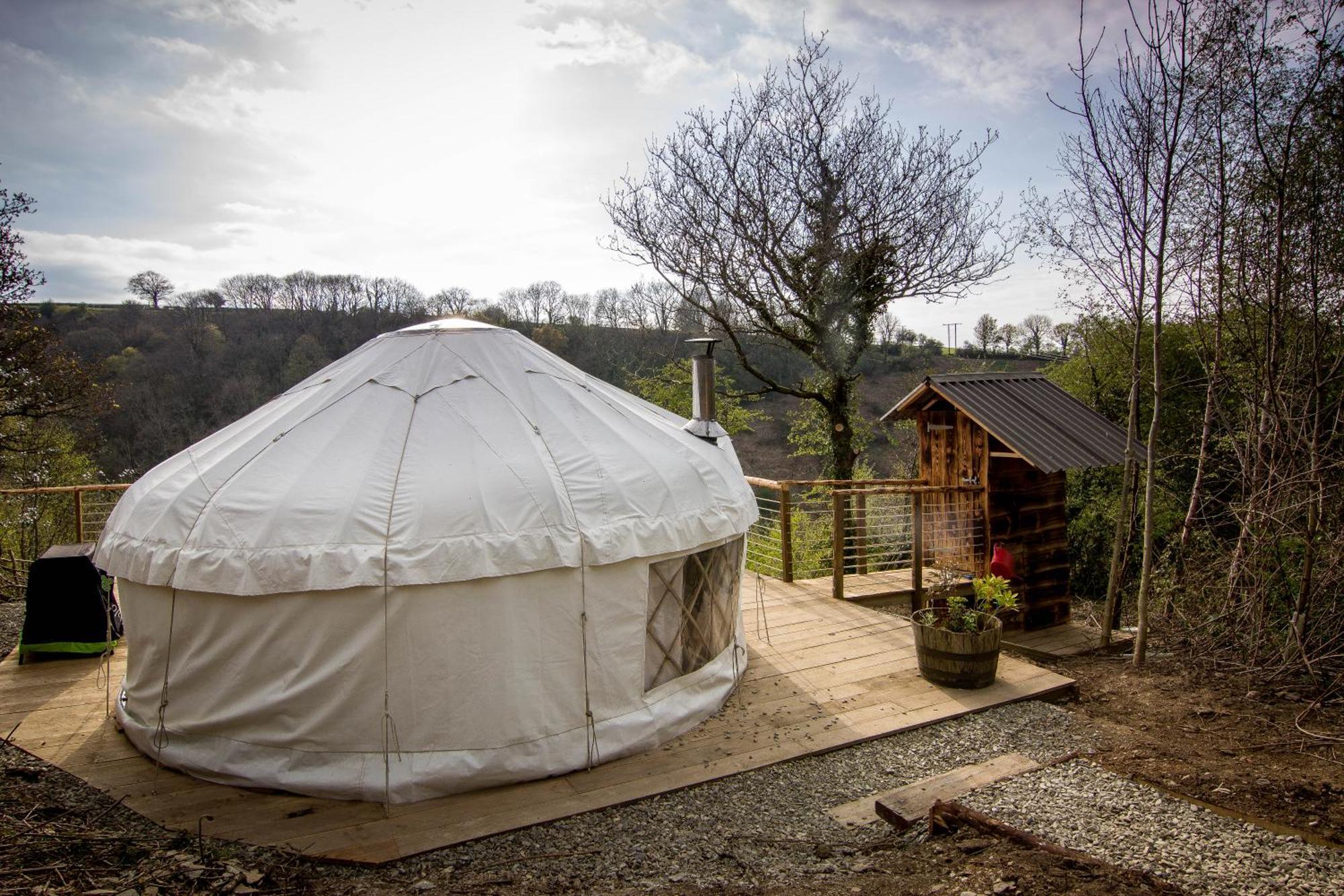 Готель Ceridwen Glamping, Double Decker Bus And Yurts Llandysul Екстер'єр фото