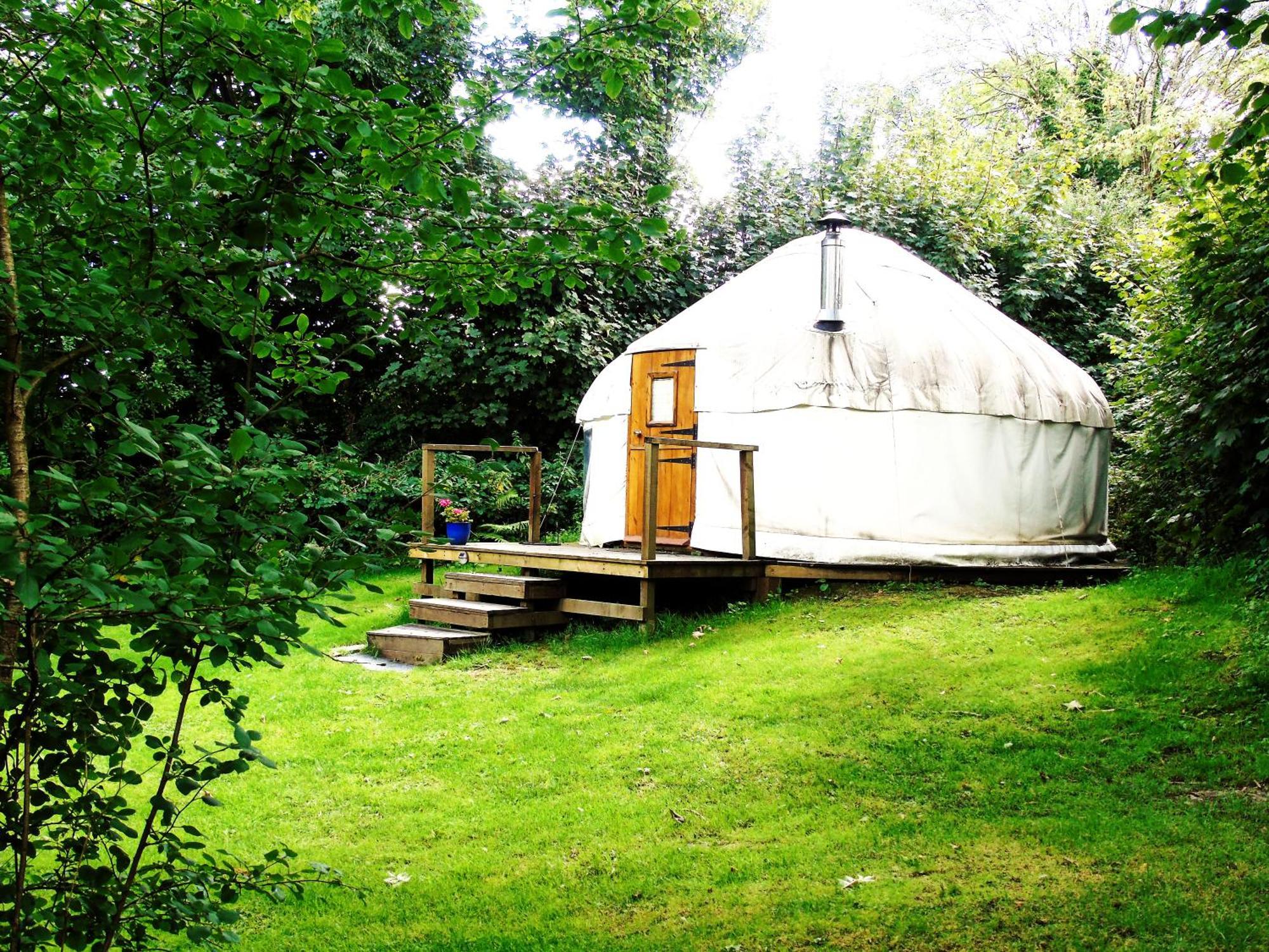 Готель Ceridwen Glamping, Double Decker Bus And Yurts Llandysul Екстер'єр фото