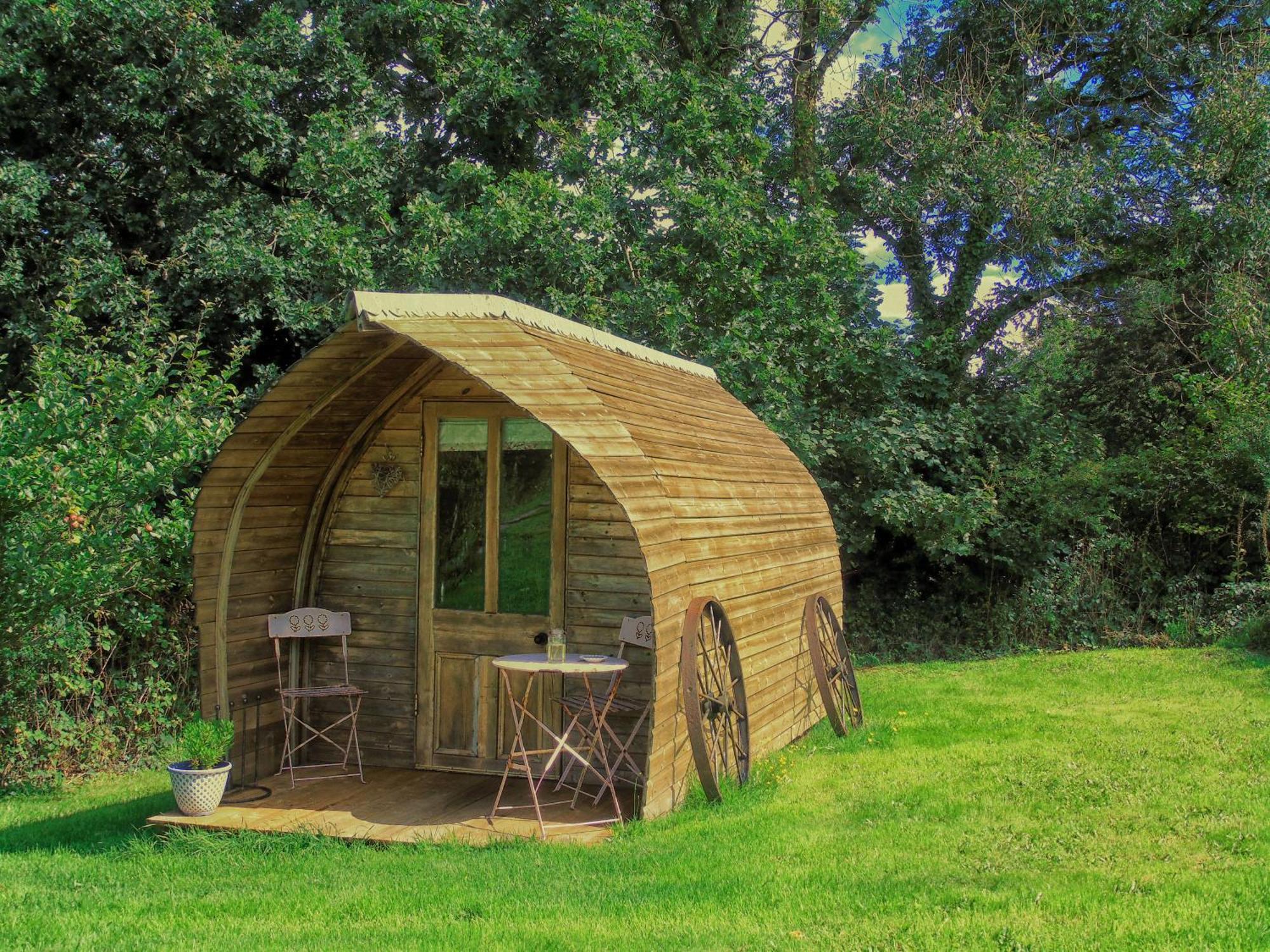 Готель Ceridwen Glamping, Double Decker Bus And Yurts Llandysul Екстер'єр фото