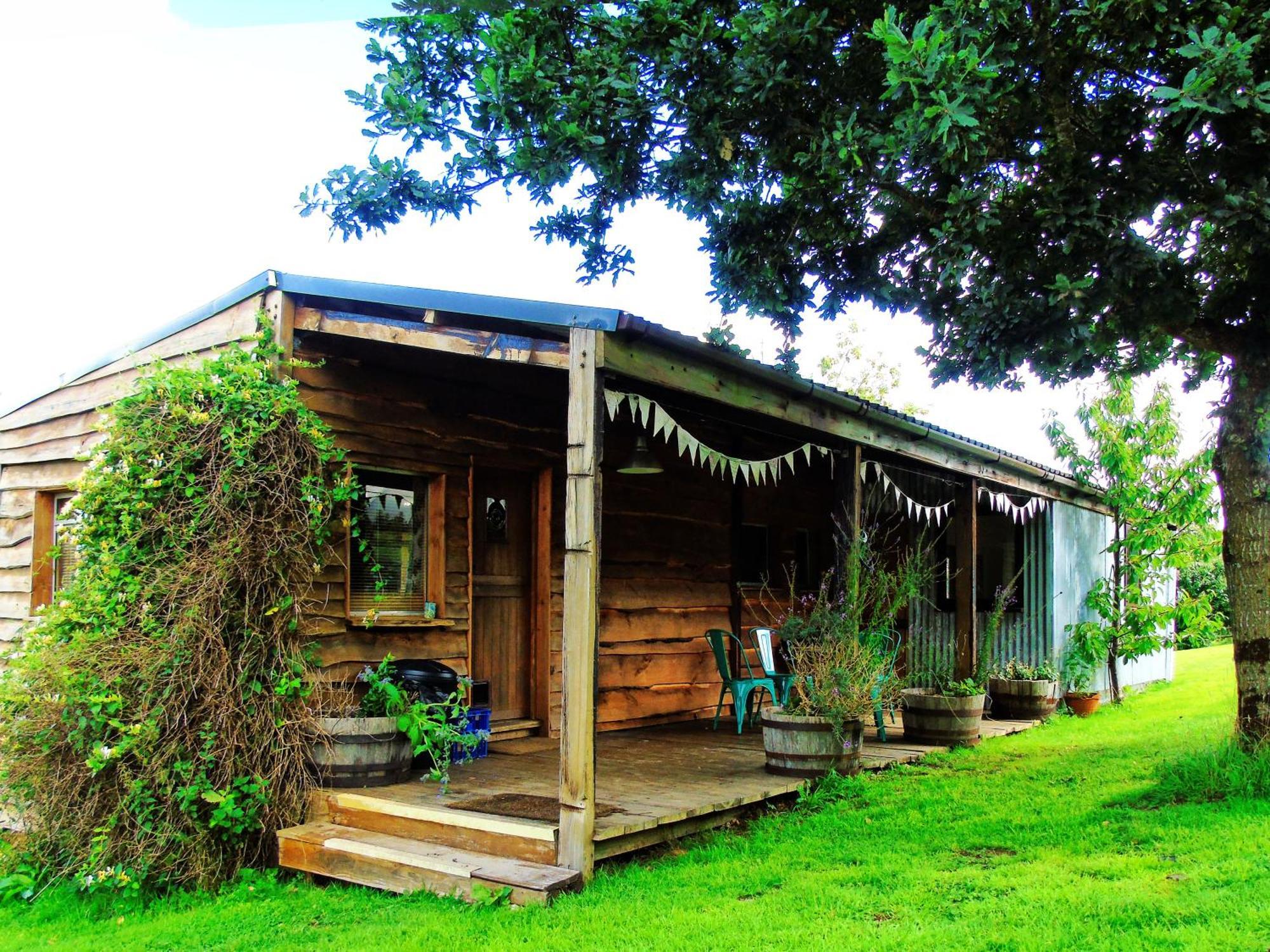 Готель Ceridwen Glamping, Double Decker Bus And Yurts Llandysul Екстер'єр фото