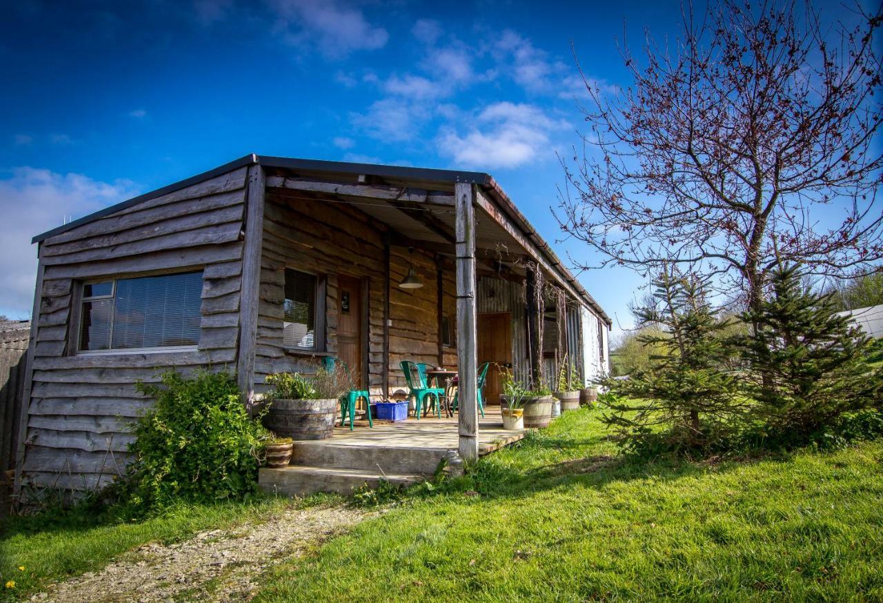 Готель Ceridwen Glamping, Double Decker Bus And Yurts Llandysul Екстер'єр фото